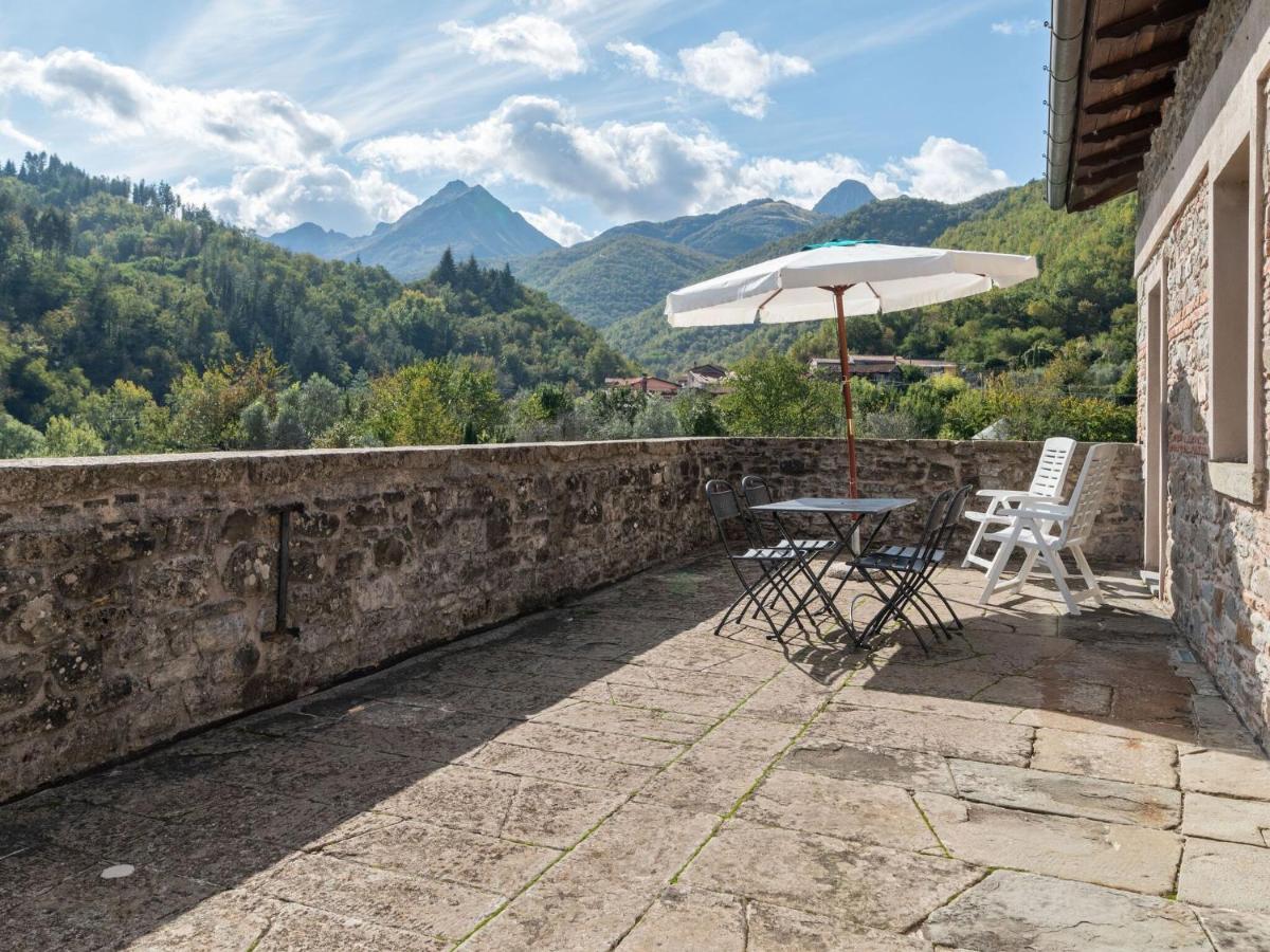 Ancient Farmhouse With Private Heated Hot Tub And Pool Villa Casola in Lunigiana Exterior photo