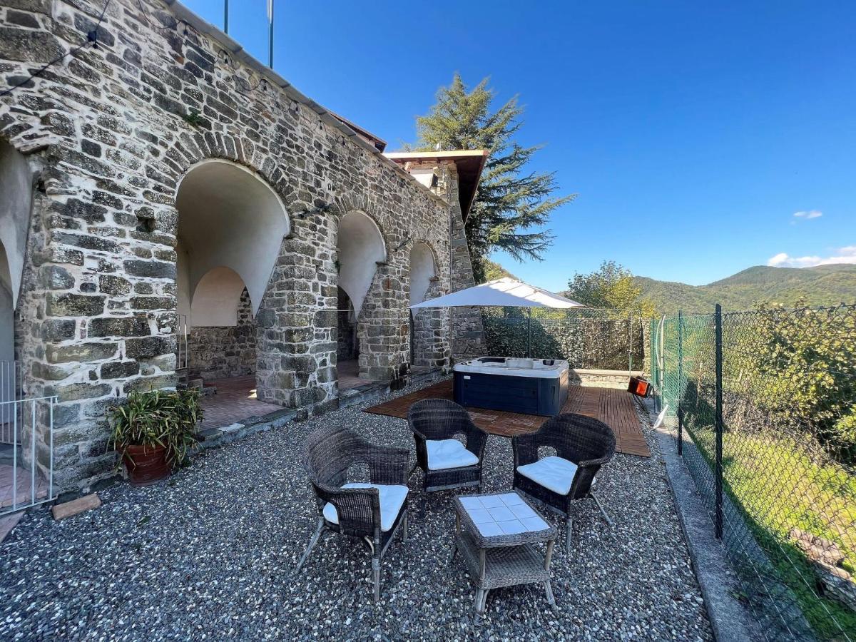 Ancient Farmhouse With Private Heated Hot Tub And Pool Villa Casola in Lunigiana Exterior photo